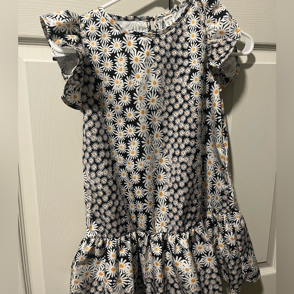 Never worn, girls dress. Size 9-10